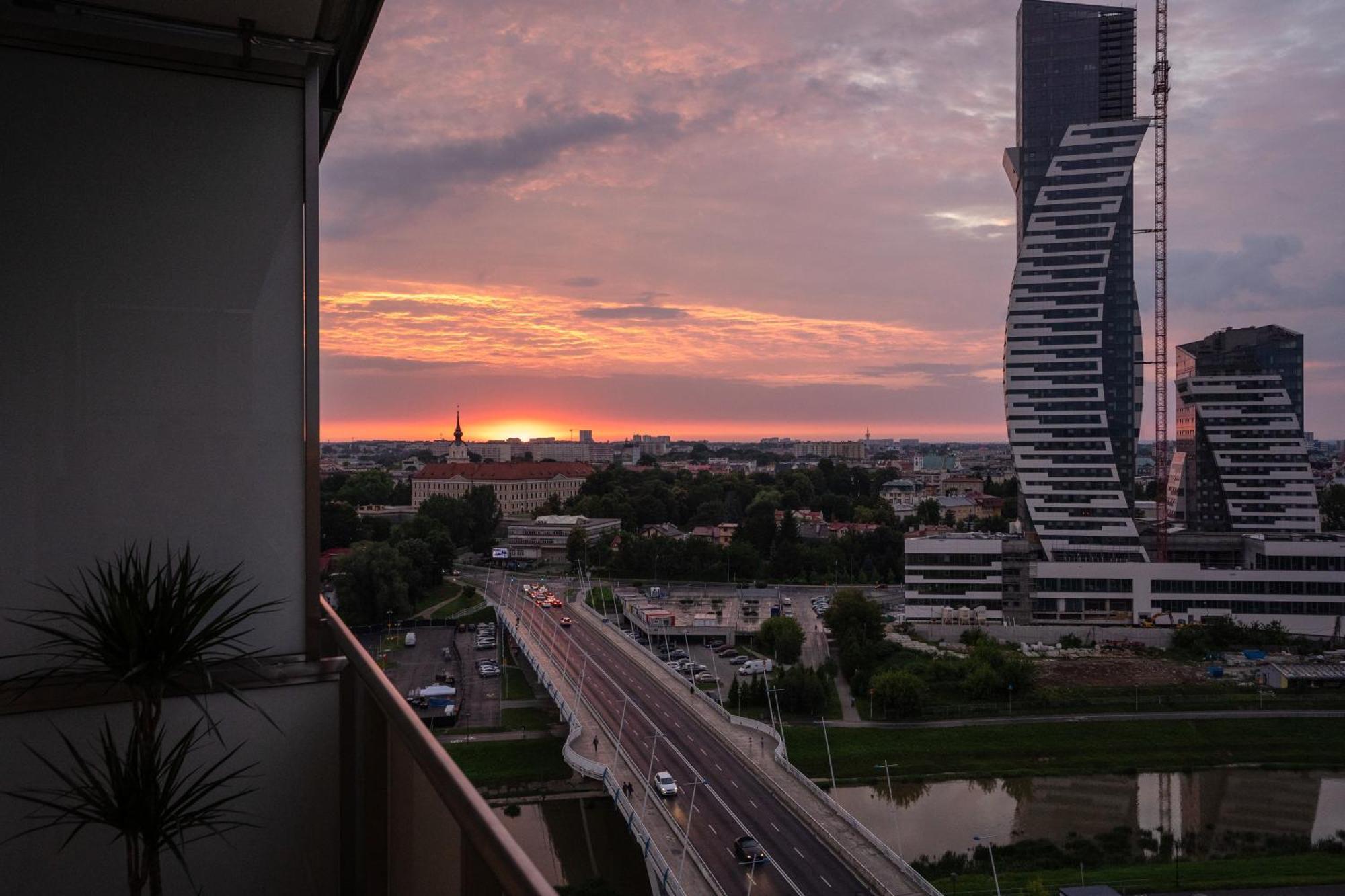 Riverside City View & Free Parking Ряшів Екстер'єр фото